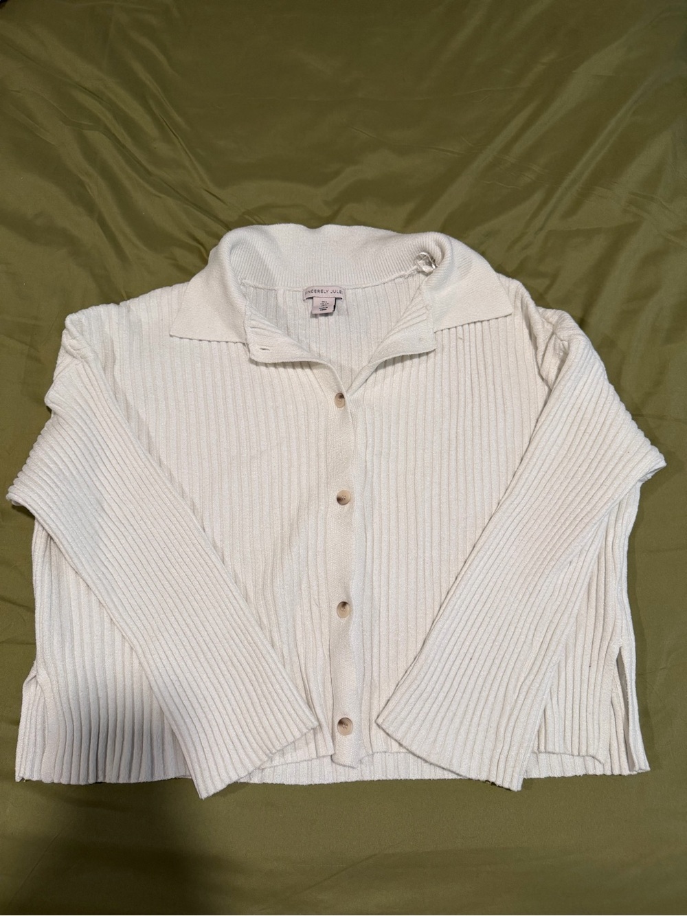 Sincerly Jules Cream Ribbed Button-Front V-Neck Sweater